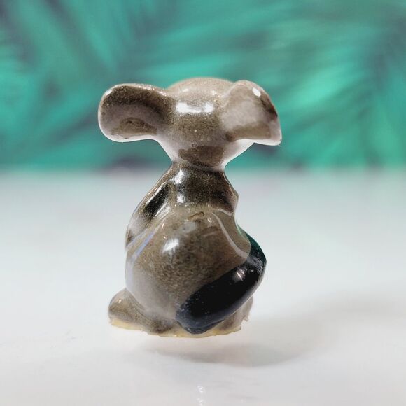 Hagen Renaker Mouse Miniature Figurine Holding Tail 1'' - Picture 8 of 8